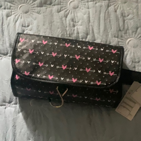 Black and Pink Travel Bag - Picture 5 of 6